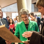 Rūta Mickienė (right) presents the voice picture to its creator – Director-General Irina Bokova and the Chairman of the Executive Board Michael Worbs.